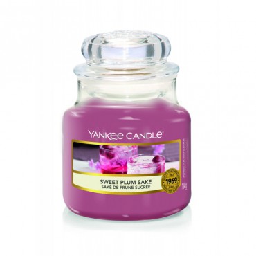 Kleine Sweet Plum Sake Kerze von Yankee Candle