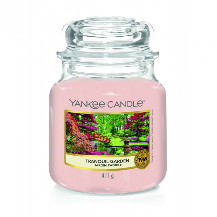 Medium Tranquil Garden Yankee Kerze