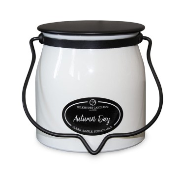 Średnia świeca Autumn Day Milkhouse Candle