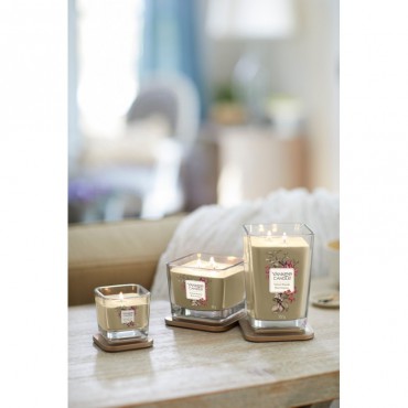 Elevation medium Velvet Woods Kerze von Yankee Candle
