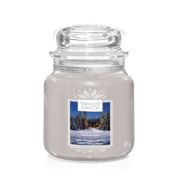 Medium Candlelit Cabin Yankee Kerze