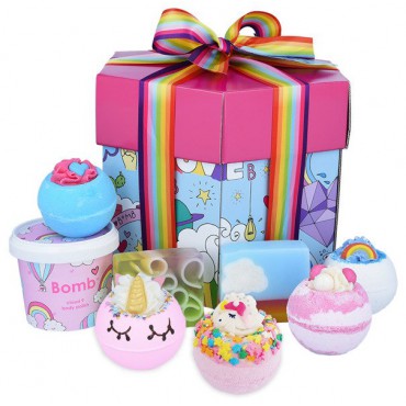 Geschenkset in sechseckiger Schachtel WORLD OF THE SINGLE HORSE Bomb Cosmetics